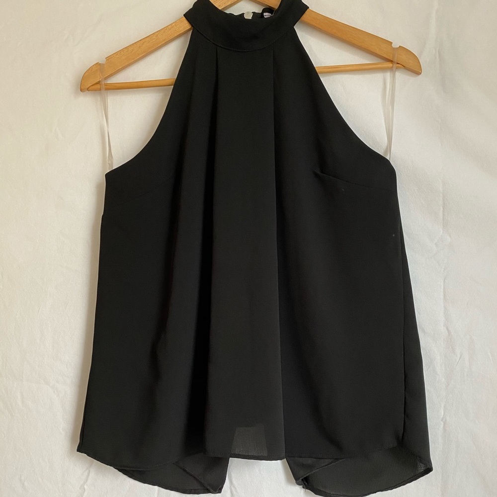 LIKE NEW: francesca’s high-neck tank